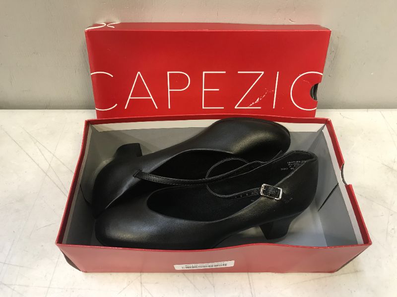 Photo 1 of Capezio 550 Junior Footlight BLK (7.5)
