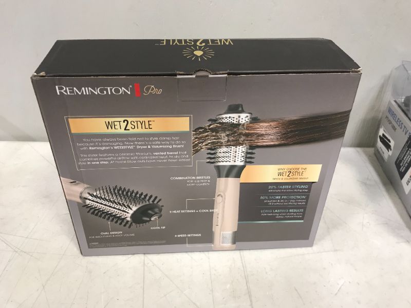 Photo 2 of Remington Pro Wet2style Oval Dryer & Volumizing Brush
