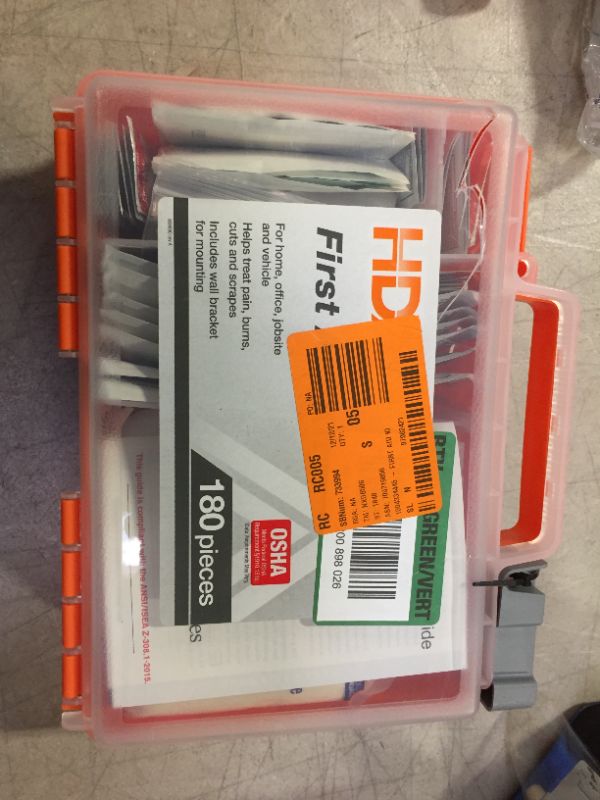 Photo 3 of 180-Piece, 25-Person Plastic OSHA First Aid Kit--damaged case 
