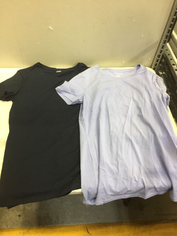 Photo 1 of AMAZON ESSENTIALS WOMENS SHORT SLEEVE SHIRTS 2 PCK DARK NAVY BLUE/LILAC
SIZE SMALL