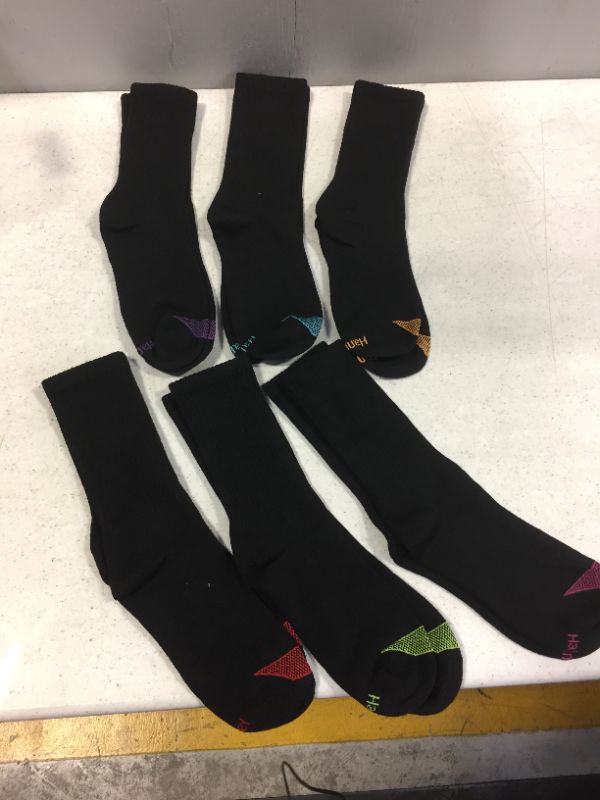 Photo 1 of HANES 6 PCK BLACK SOCKS
SIZE MEDIUM