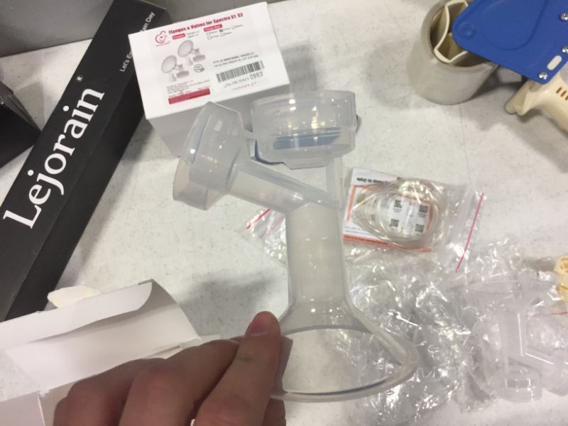 Photo 1 of Breast pump kit for medela breastpumps 24mm