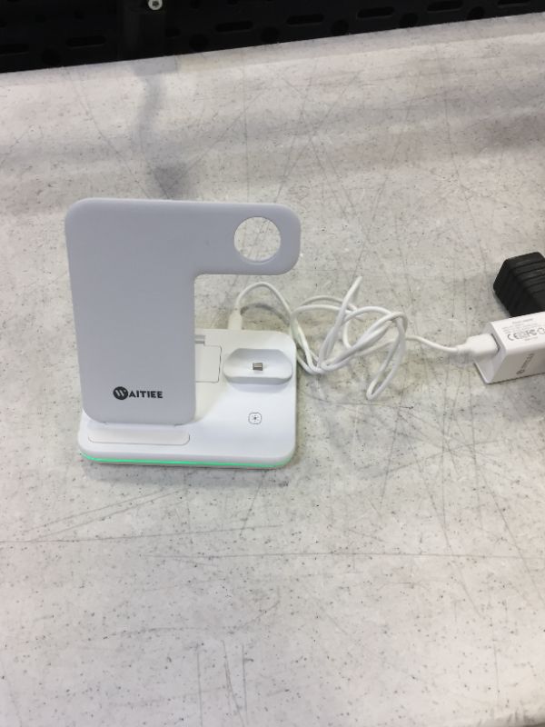 Photo 2 of Wireless Charger, 3 in 1 Charger