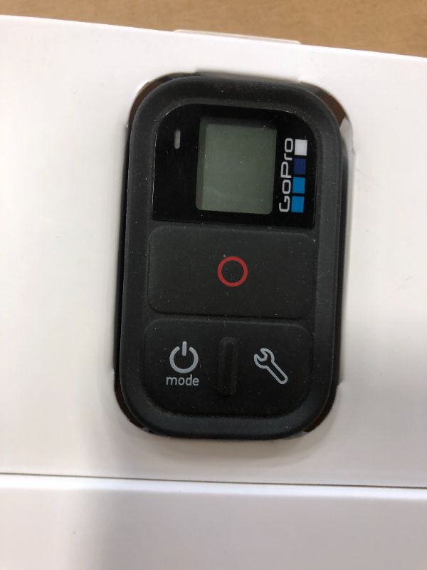 Photo 2 of GoPro Smart Remote (GoPro Official Accessory)
