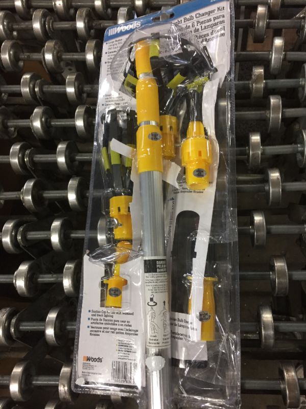 Photo 4 of Designers Edge E3001 11' Yellow Light Changing Kit Foot Metal Telescopic Pole, Baskets, Suction Cup and Broken Bulb Changers, Versatile Use, 5 Accessories Included