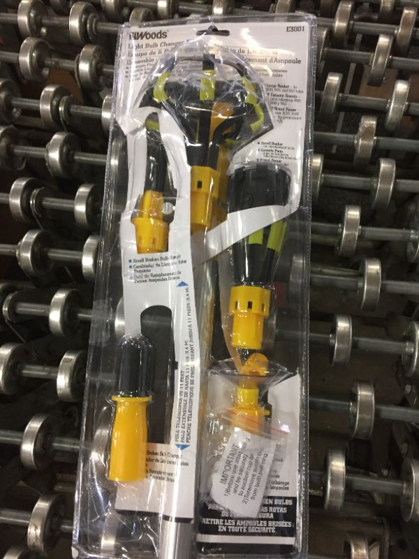 Photo 2 of Designers Edge E3001 11' Yellow Light Changing Kit Foot Metal Telescopic Pole, Baskets, Suction Cup and Broken Bulb Changers, Versatile Use, 5 Accessories Included