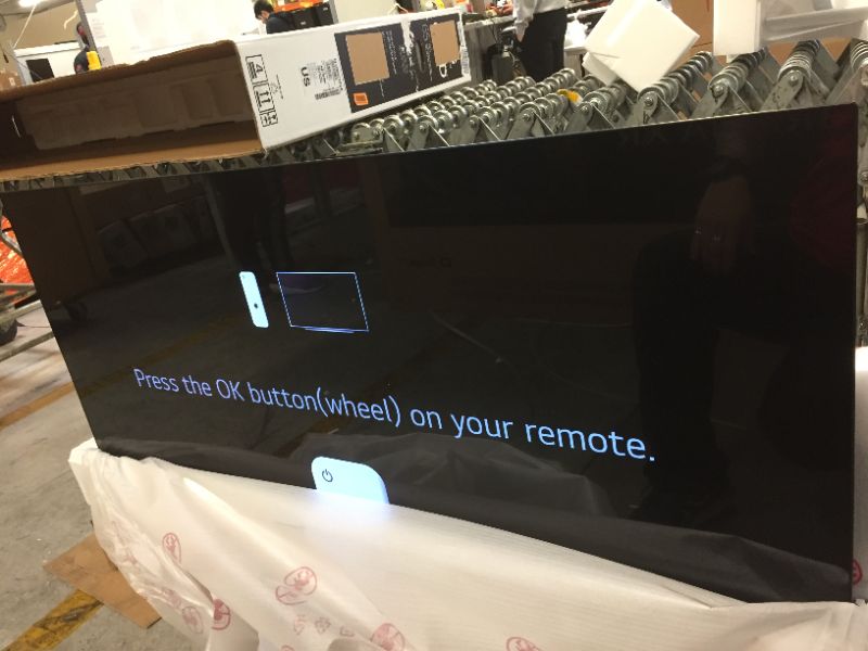 Photo 1 of LG OLED C1 Series 65” Alexa Built-in 4k Smart TV (3840 x 2160), 120Hz Refresh Rate, AI-Powered 4K, Dolby Cinema, WiSA Ready, Gaming Mode (OLED65C1PUB, 2021)
