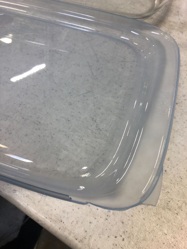 Photo 3 of 3 QT glass baking dish with lid (lid is damaged)