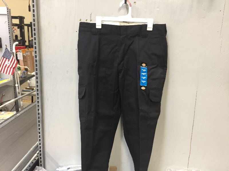 Photo 2 of Dickies Men's Relaxed Fit Straight Leg Cargo Work Pants 36 X 30
