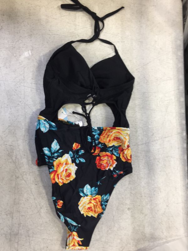 Photo 3 of Cupshe WOMEN'S One Piece bikini size medium  