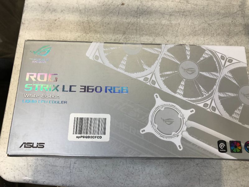 Photo 2 of ASUS ROG Strix LC 360 RGB White Edition All-in-one Liquid CPU Cooler with Aura Sync RGB, and Triple ROG 120mm addressable RGB Radiator Fans
