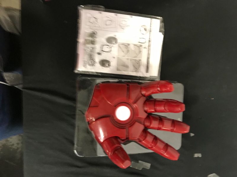 Photo 1 of 3DLightFX 816733840598 Marvel Avengers Iron Man Hand 3D Deco Light,Red
