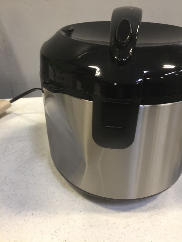 Photo 3 of Aroma Digital Rice Cooker and Food Steamer, Silver, 8 Cup---- POWERS ON/UNABLE TO TEST FOR FULL FUNCTIONALITY (DENT ON SIDE SHOW IN PICTURE) 