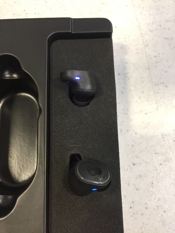 Photo 4 of Skullcandy Sesh Evo True Wireless In-Ear Earbud - True Black----MISSING MEDIUM SIZE EAR COVER
