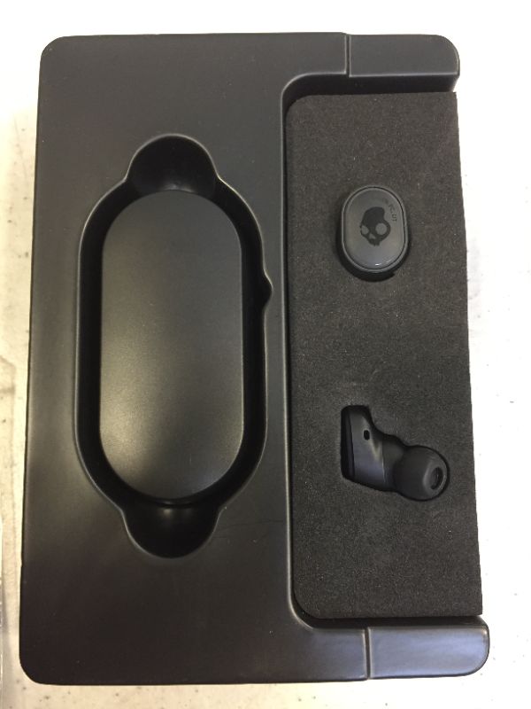 Photo 2 of Skullcandy Sesh Evo True Wireless In-Ear Earbud - True Black----MISSING MEDIUM SIZE EAR COVER
