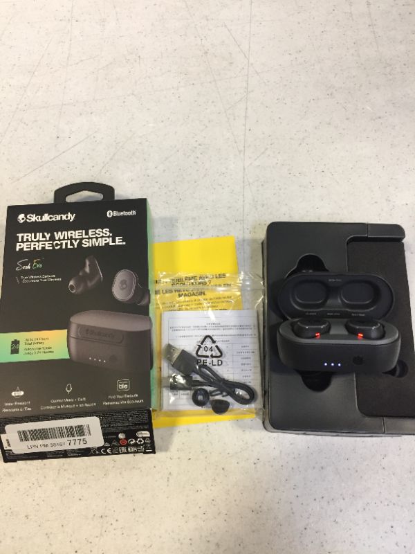 Photo 5 of Skullcandy Sesh Evo True Wireless In-Ear Earbud - True Black----MISSING MEDIUM SIZE EAR COVER
