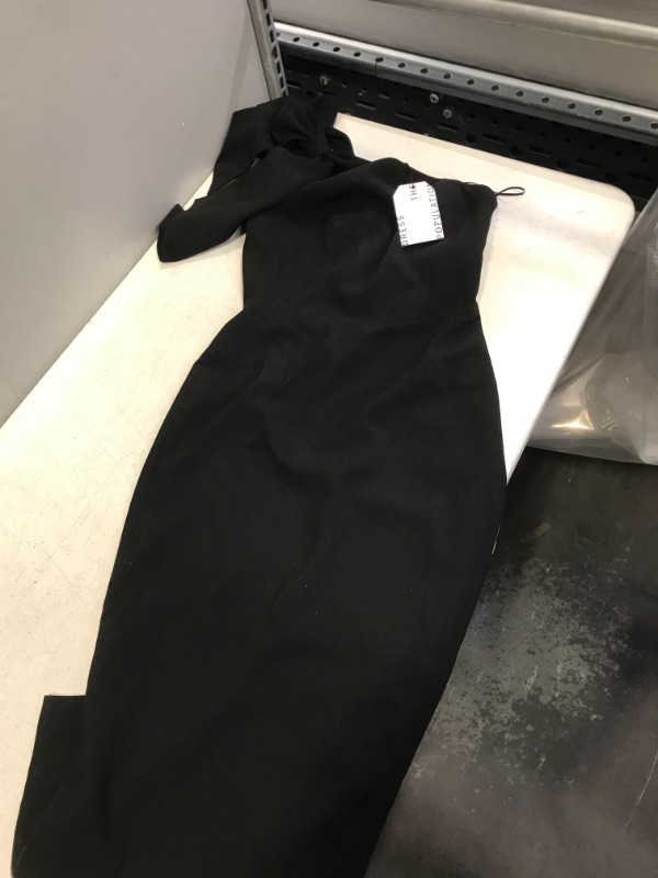 Photo 1 of DRESS THE POPULATION Tiffany One-Shoulder Midi Dress BLACK
SIZE SMALL
