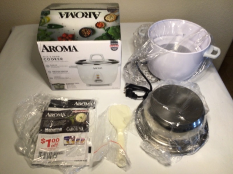 Photo 2 of Aroma Housewares Select Stainless Rice Cooker & Warmer with Uncoated Inner Pot, 6-Cup(cooked) / 1.4Qt,