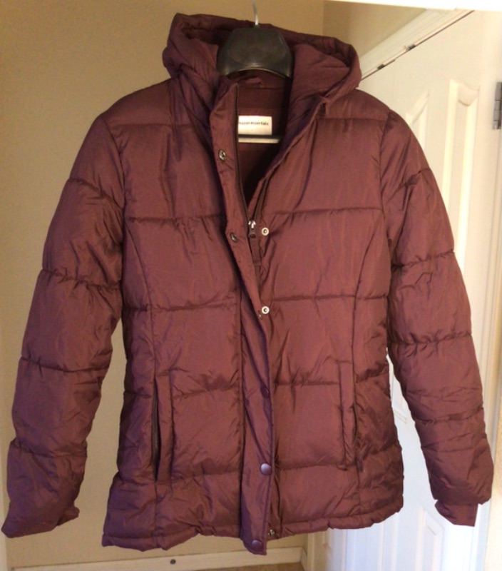 Photo 2 of Amazon Essentials Men's Heavyweight Hooded Puffer Coat-Earth Red- Size Small