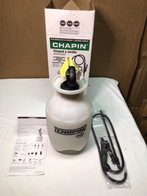 Photo 4 of Chapin International 20541 1 gallon Sprayer with Foaming & Adjustable Cone Nozzles, Translucent