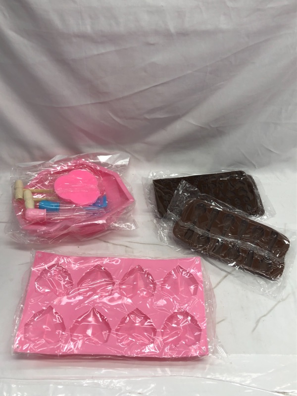 Photo 1 of 8.7 INCH SILICONE HEART MOLDS 11 PIECE SET 