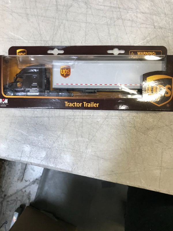 Photo 2 of Daron Ups Tractor Trailer 1/64 - GW68061