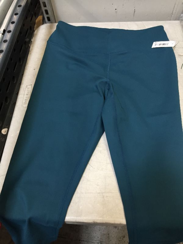 Photo 1 of women's Capri leggings size M