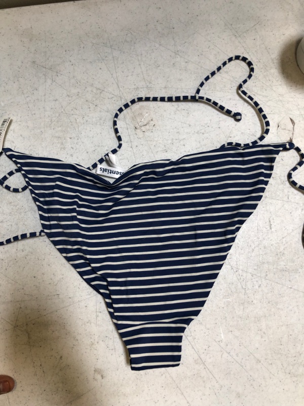 Photo 2 of AMAZON BASICS bikini bottom stripe