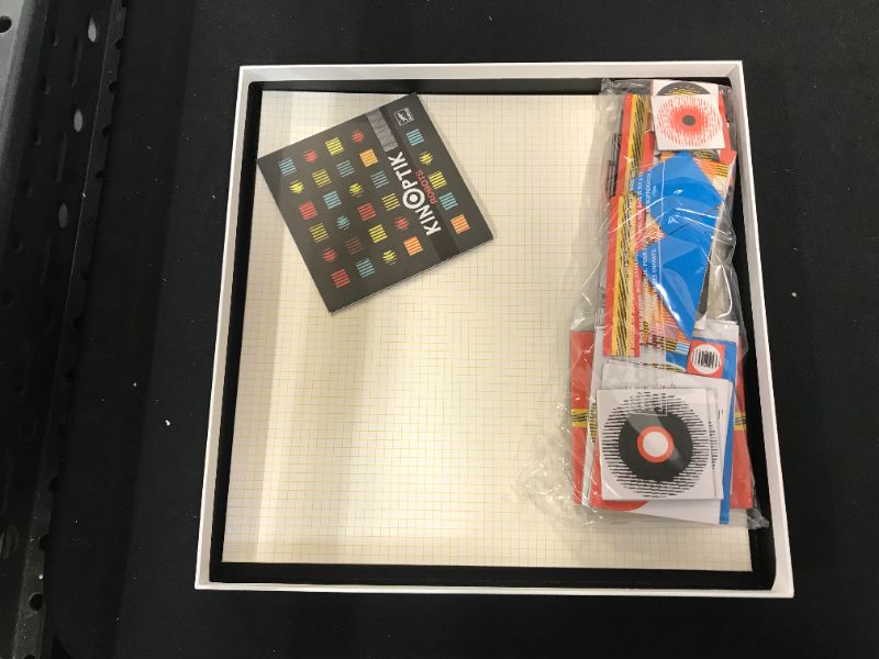 Photo 1 of Kinoptik Robot 60 Piece Playset Toy Magnetic Djeco Sealed Build Set