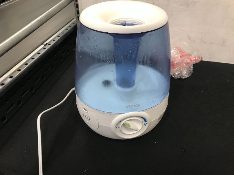 Photo 1 of Vicks Filter Free Cool Mist Humidifier