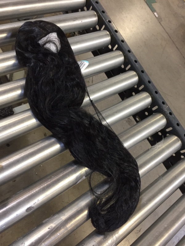 Photo 1 of 100 COUNT BLACK WAVY 20in WIG 