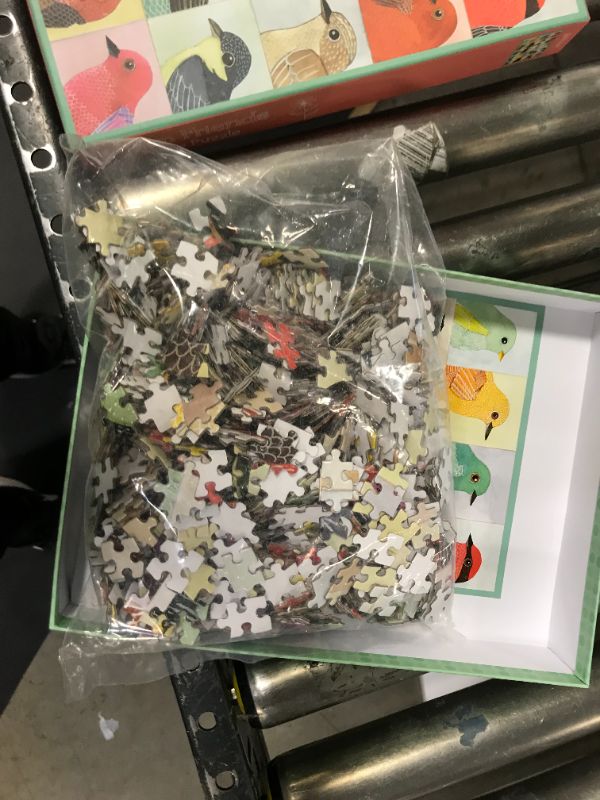 Photo 2 of 1000 piece bird  puzzle 
