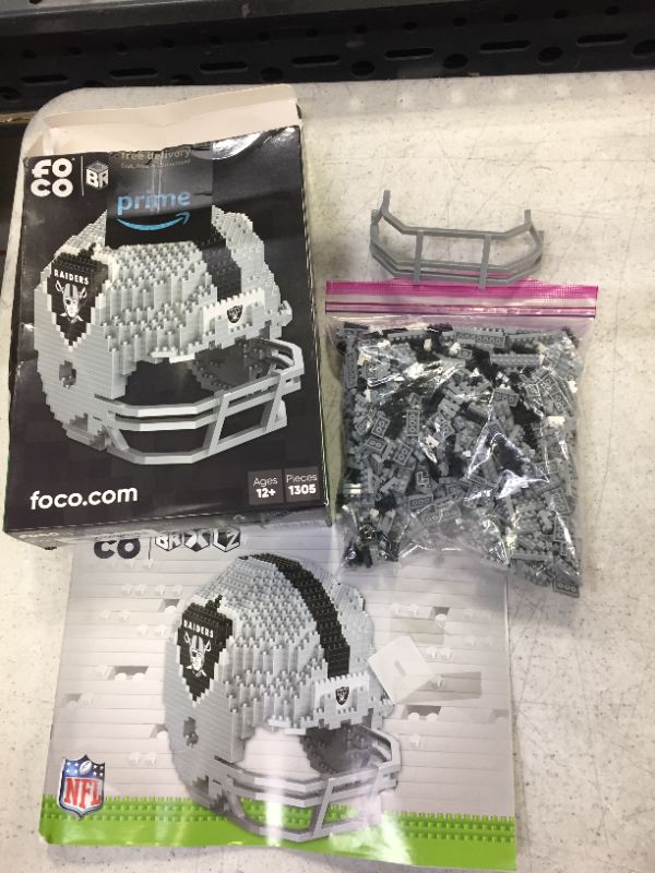 Photo 2 of FOCO NFL 3D BRXLZ Puzzle Replica Helmet Set
