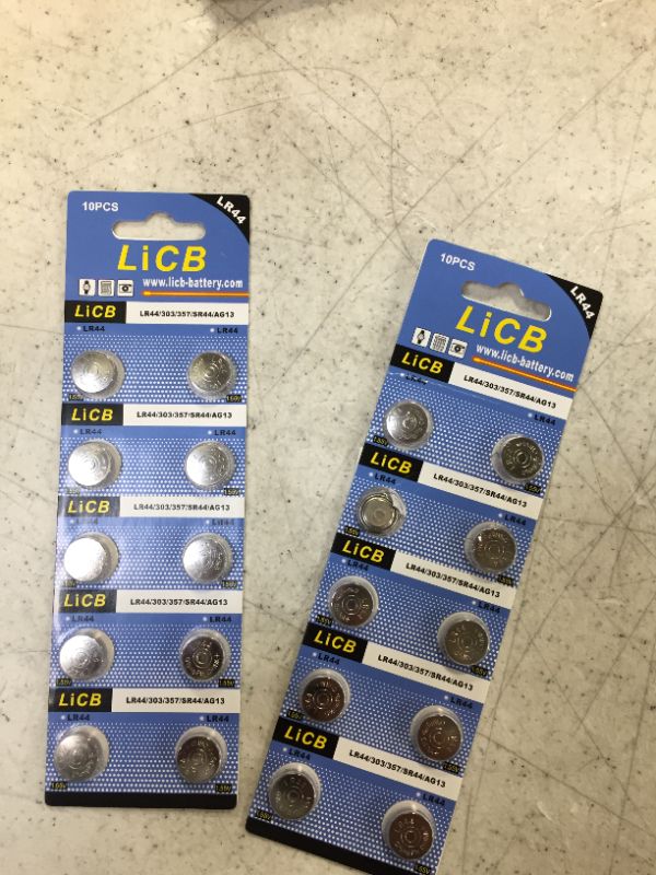 Photo 2 of LiCB 20 Pack SR927SW 395 399 AG7 Battery 1.5V Watch Batteries
