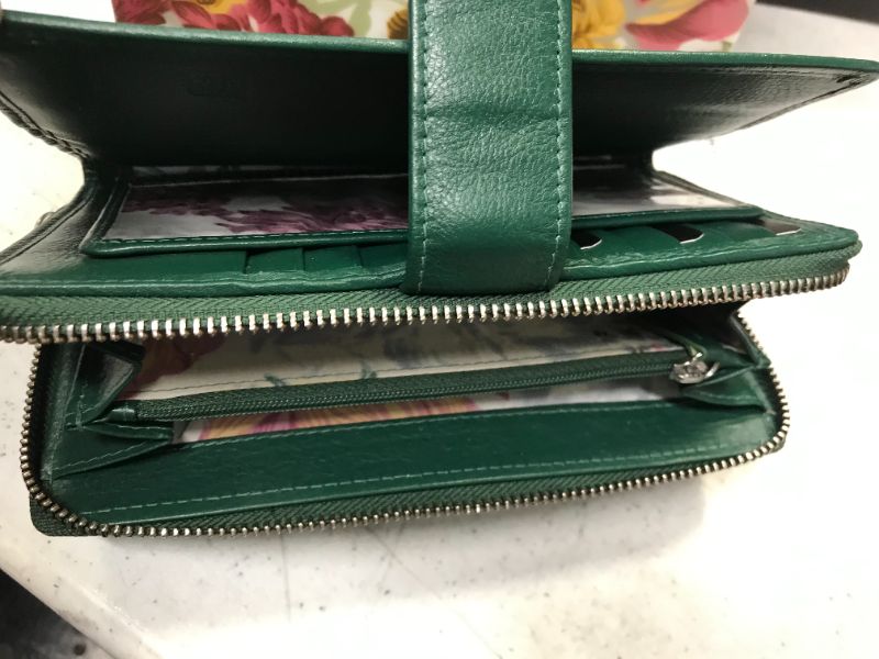 Photo 2 of  Women's Small wallet with Card holder e (Green)
