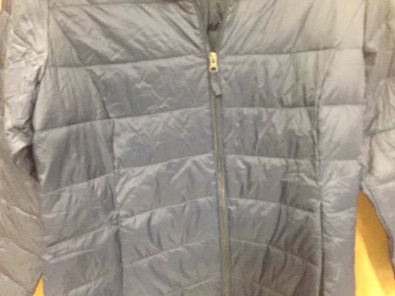 Photo 1 of Amazon Essentials Men's Lightweight Water-Resistant Packable Puffer Jacket ++size 2XL++Run small