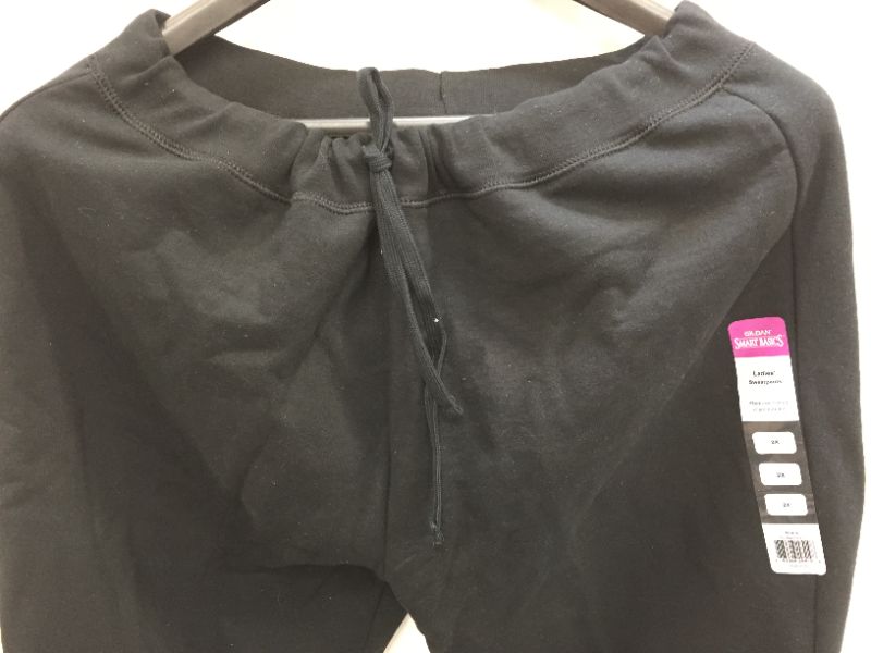 Photo 3 of gildan ladies' sweatpants size 2x  (new item but has scuffs on it)