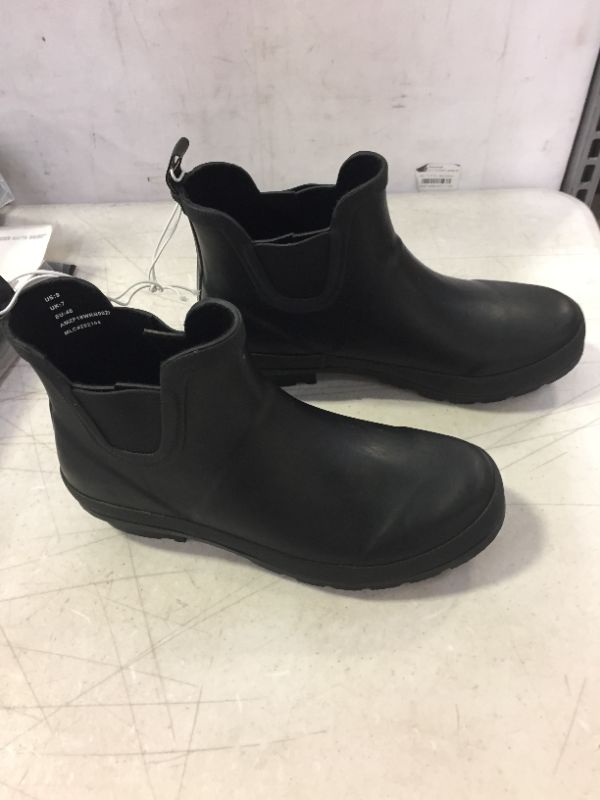 Photo 1 of Amazon Essentials Women's Short Rain Boot WOMENS SIZE 9

