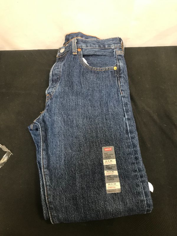 Photo 1 of Men's Levi's Jeans Size 32x30 Stretch 