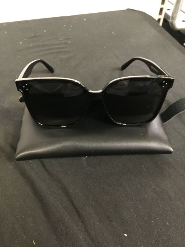 Photo 1 of CLASSIC POLARIZED SUNGLASSES PACK OF 3 