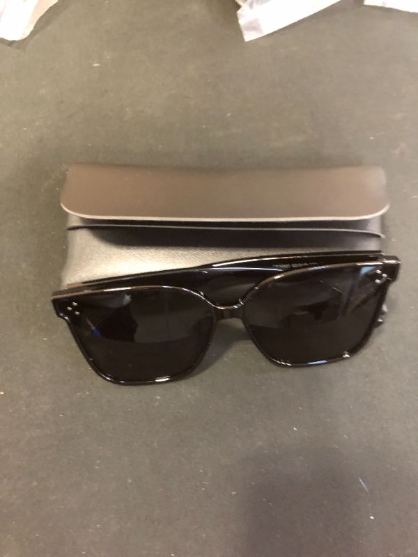 Photo 2 of PACK OF 2 CLASSIC POLARIZED SUNGLASSES