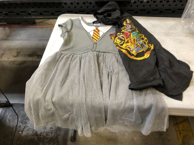 Photo 1 of GIRLS MEDIUM HARRY POTTER COSTUME/COSPLAY