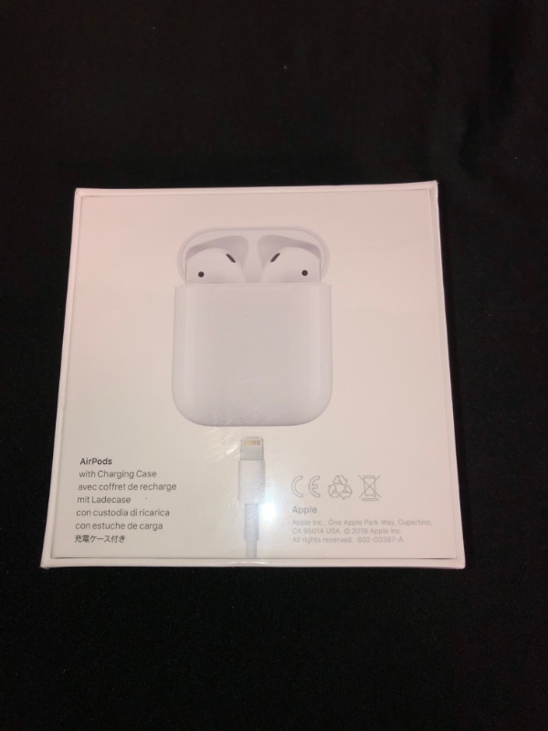 Photo 3 of Apple AirPods (2nd Generation)
