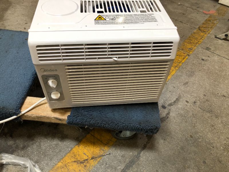 Photo 4 of Maw05m1bwt Window Air Conditioner 5000 Btu With Mechanical Controls White
