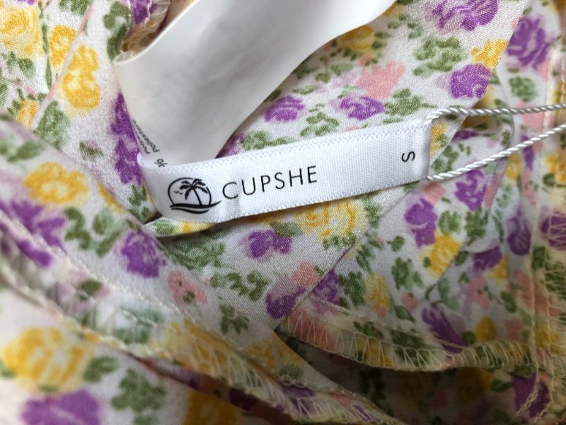 Photo 2 of cupshe floral dress---(SIZE SMALL)