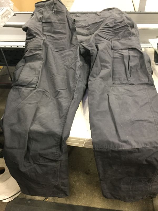 Photo 2 of Propper Men's Lightweight Tactical Pants---LARGE---BELT STRAP IS RIPPED---ITEM IS DIRTY---