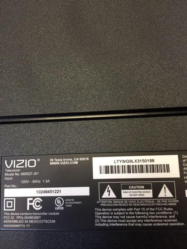 Photo 1 of DAMAGED. VIZIO 55-Inch M-Series 4K UHD Quantum LED HDR Smart TV with Apple AirPlay 2 and Chromecast Built-in, Dolby Vision, HDR10+, HDMI 2.1, Variable Refresh Rate with AMD FreeSync, M55Q7-J01, 2021 Model
