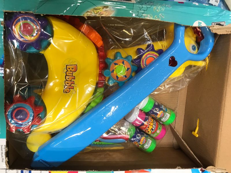 Photo 1 of giraffe bubble car