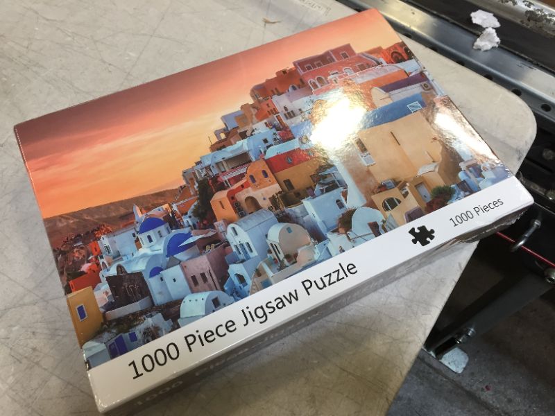 Photo 2 of 1000 piece jigsaw puzzle 