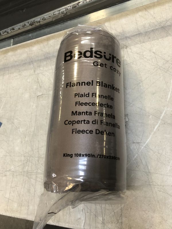 Photo 1 of Bedsure Microfiber Flannel Blanket 